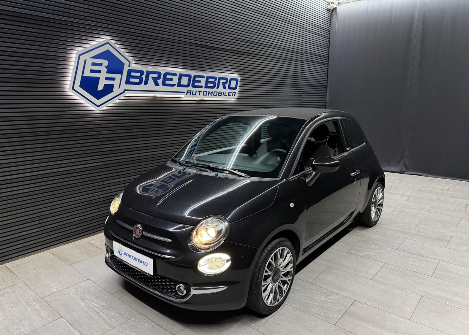 Sort Fiat 500C fra 2020