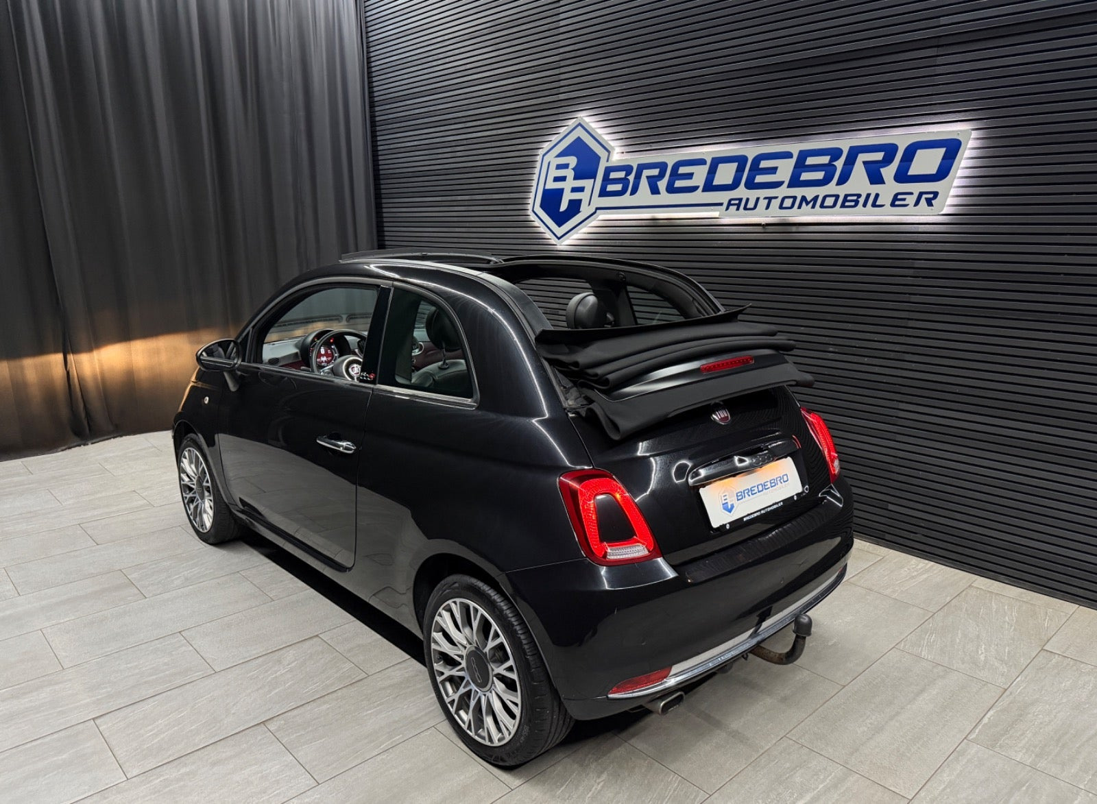 Sort Fiat 500C fra 2020
