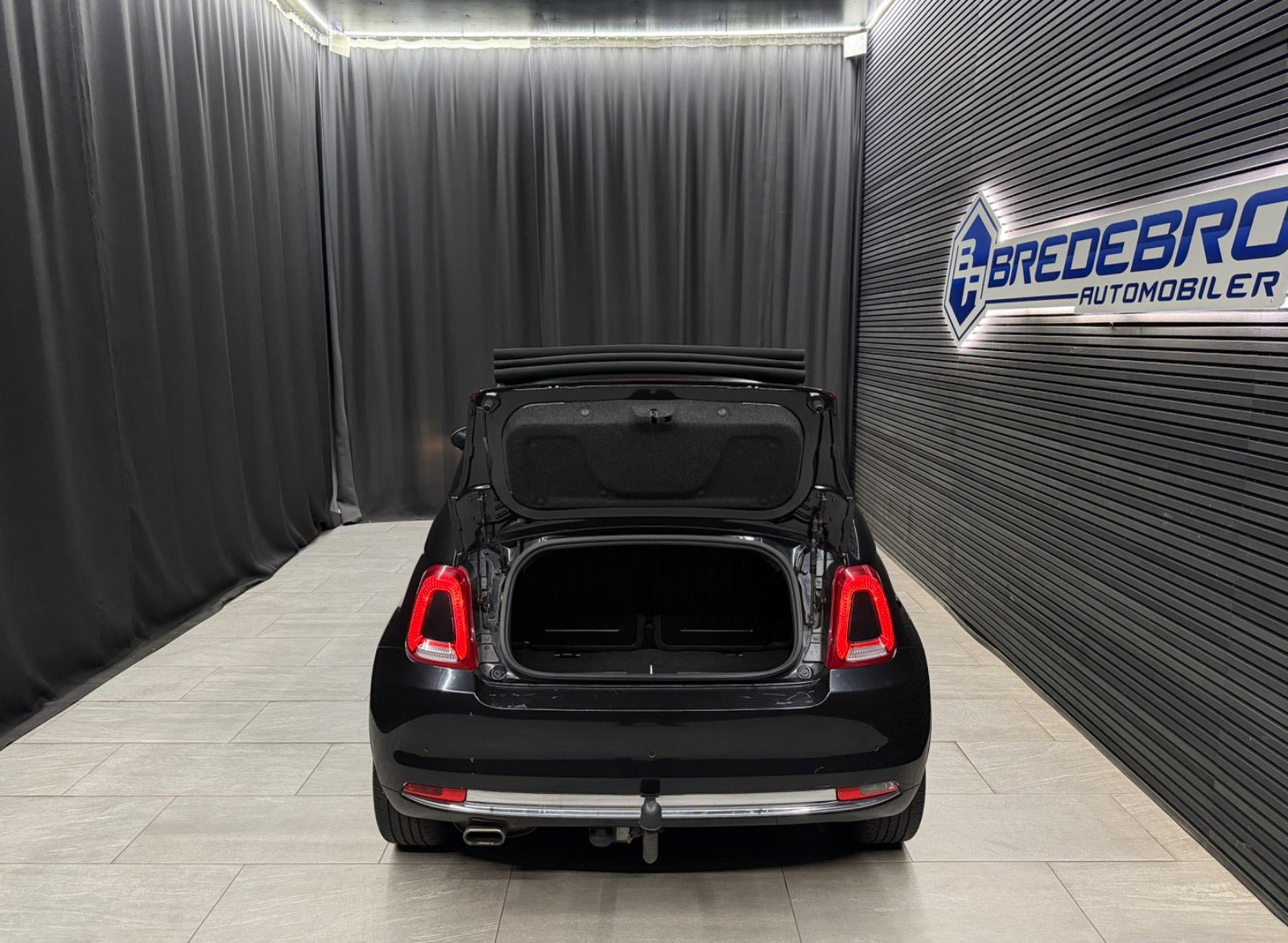 Sort Fiat 500C fra 2020