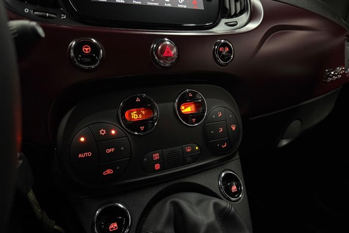 Sort Fiat 500C fra 2020
