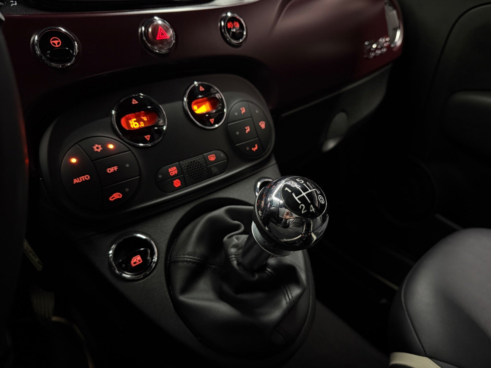Sort Fiat 500C fra 2020