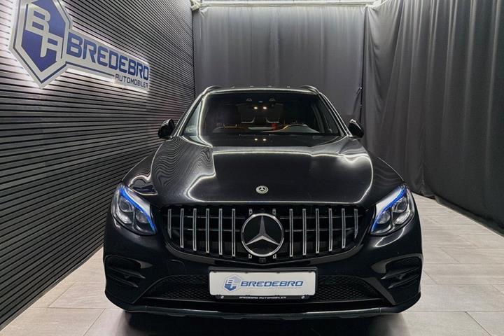 Sort Mercedes GLC43 fra 2017