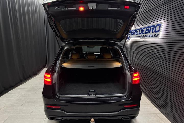 Sort Mercedes GLC43 fra 2017