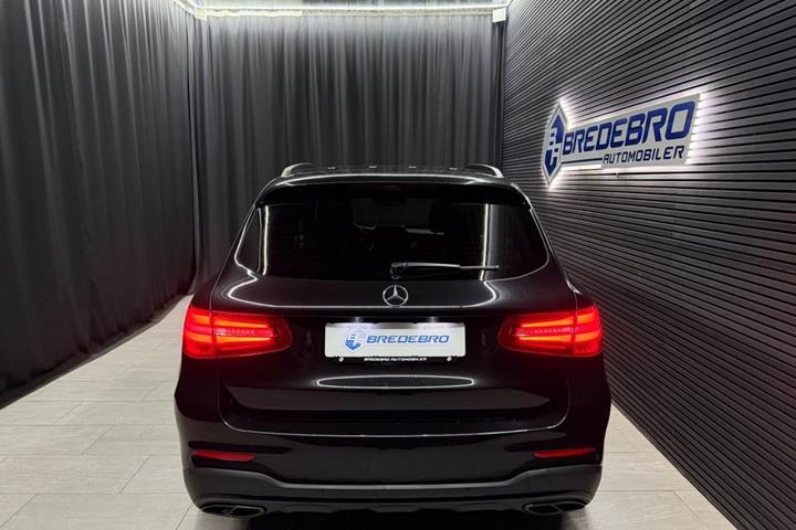 Sort Mercedes GLC43 fra 2017