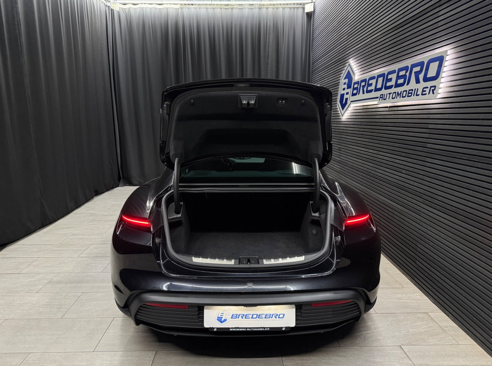Sort Porsche Taycan 4S fra 2021