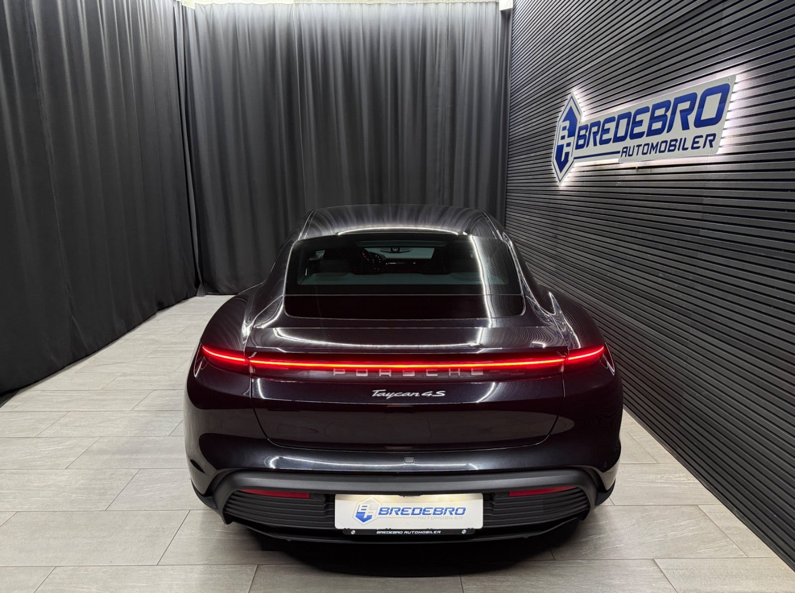 Sort Porsche Taycan 4S fra 2021
