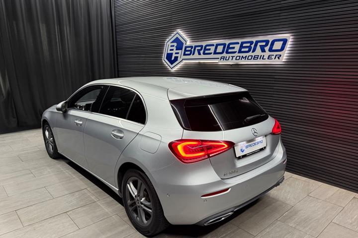 Grå Mercedes A180 d fra 2018