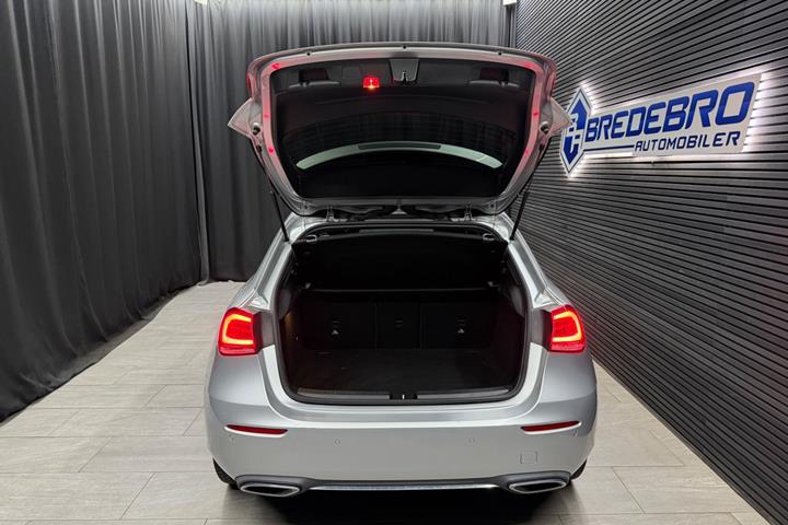 Grå Mercedes A180 d fra 2018
