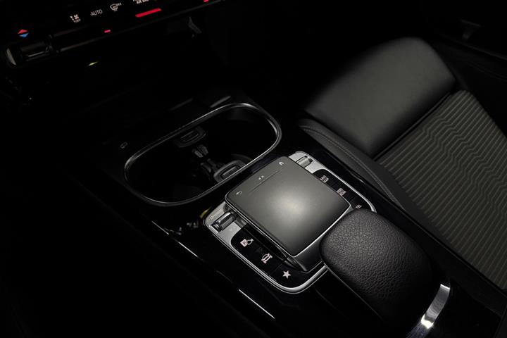 Grå Mercedes A180 d fra 2018