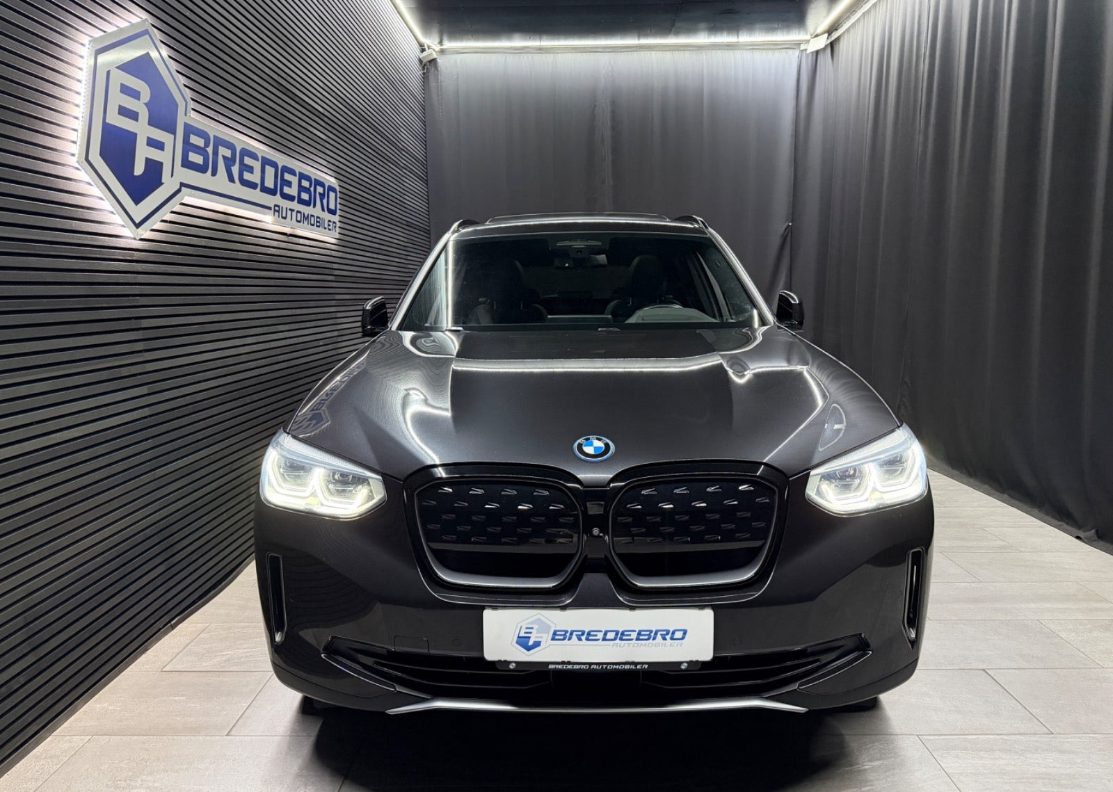Sort BMW iX3 fra 2021