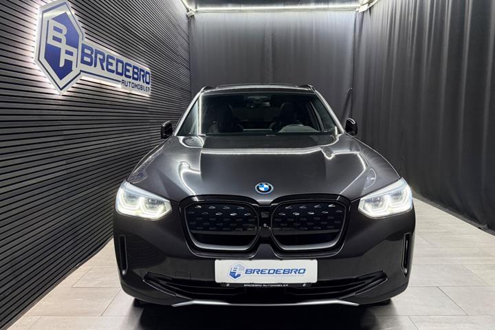 Sort BMW iX3 fra 2021