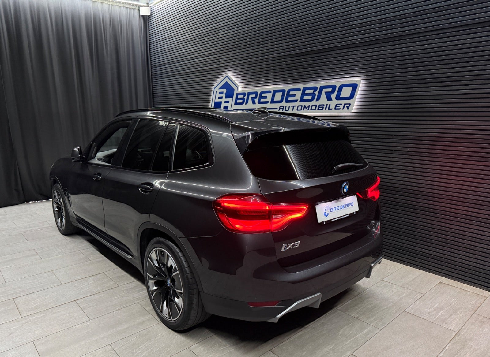 Sort BMW iX3 fra 2021
