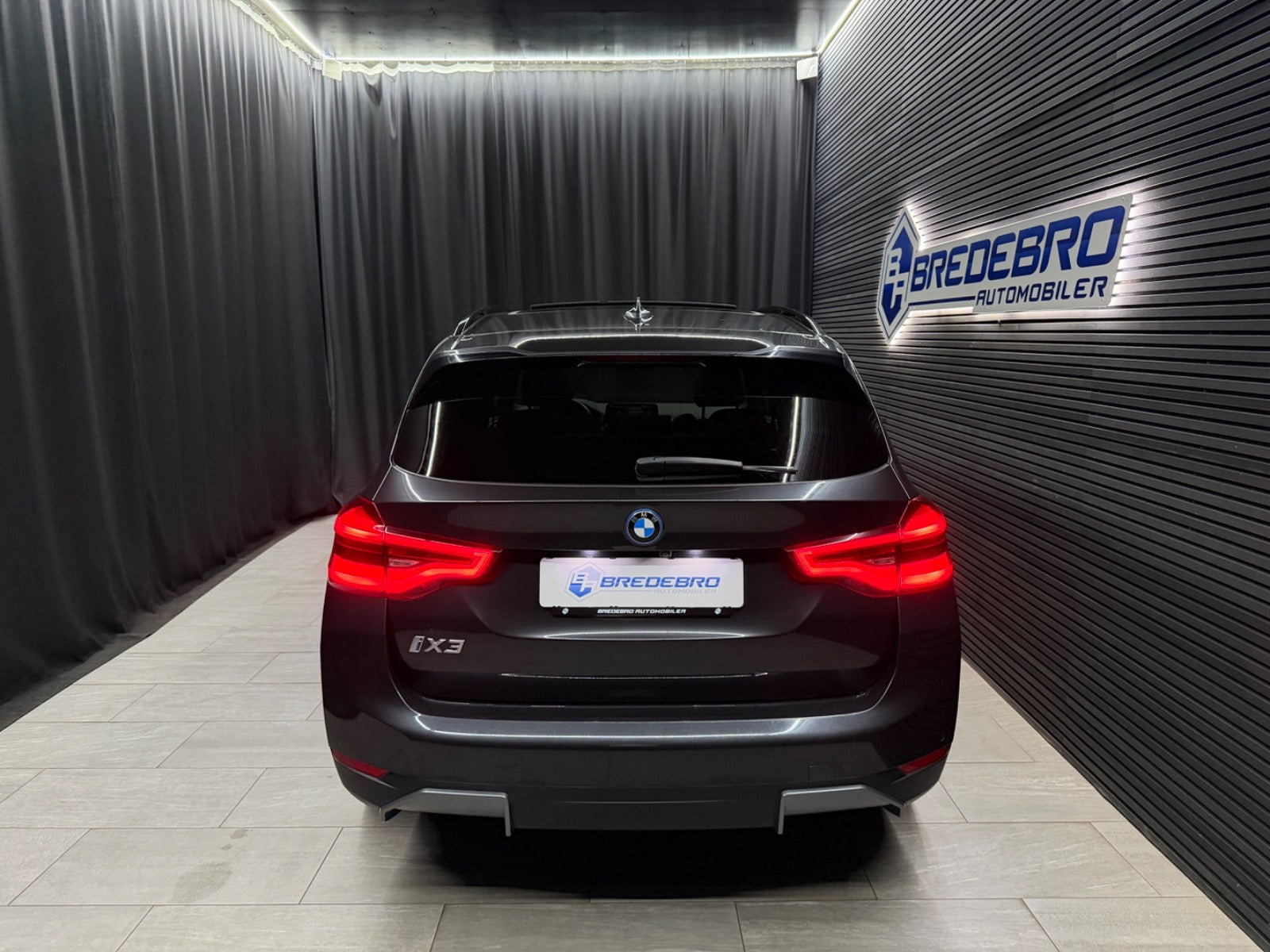 Sort BMW iX3 fra 2021
