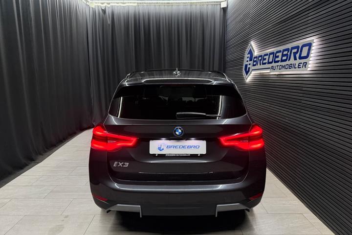 Sort BMW iX3 fra 2021