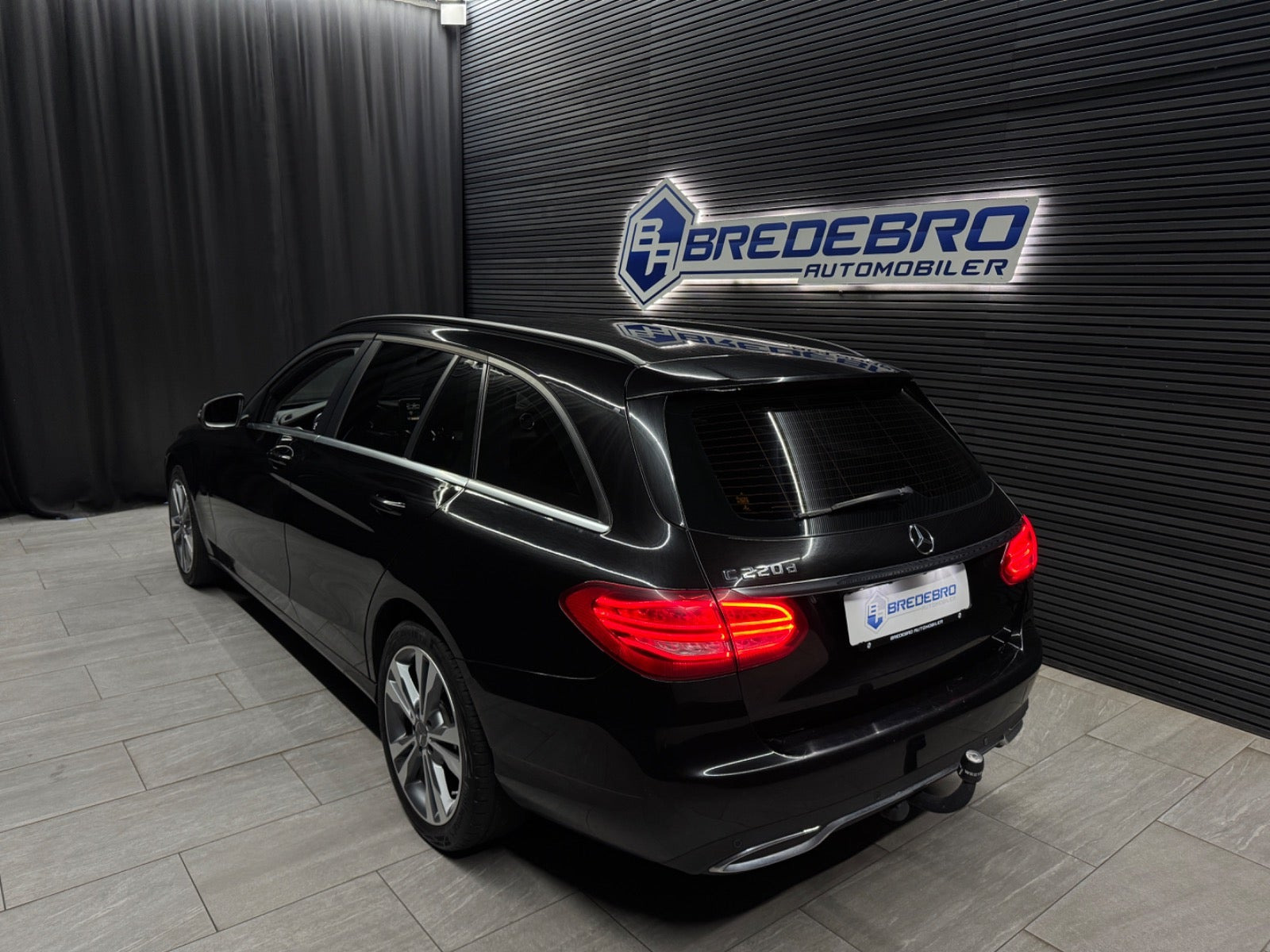 Sort Mercedes C220 d fra 2017