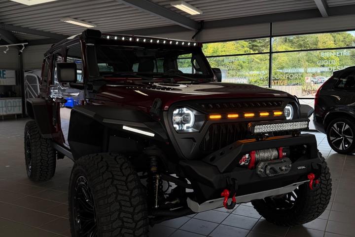 Rød Jeep Wrangler fra 2022
