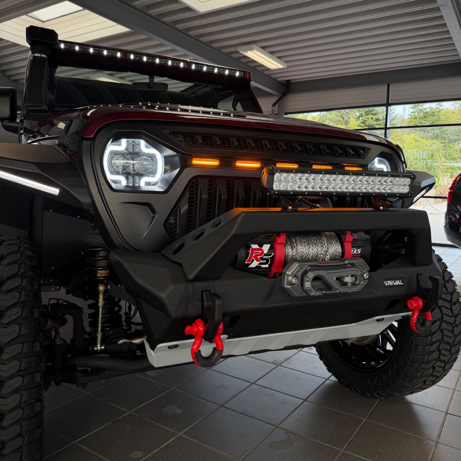 Rød Jeep Wrangler fra 2022
