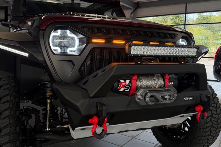 Rød Jeep Wrangler fra 2022