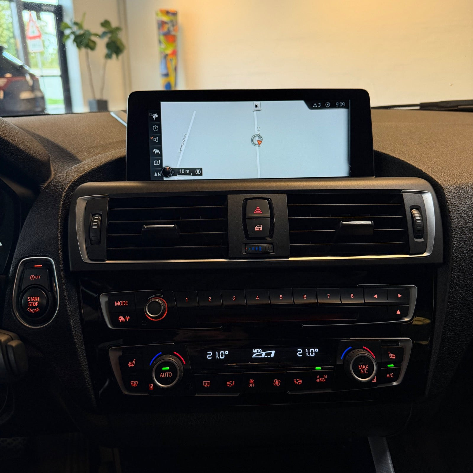 Blå BMW M140i fra 2017