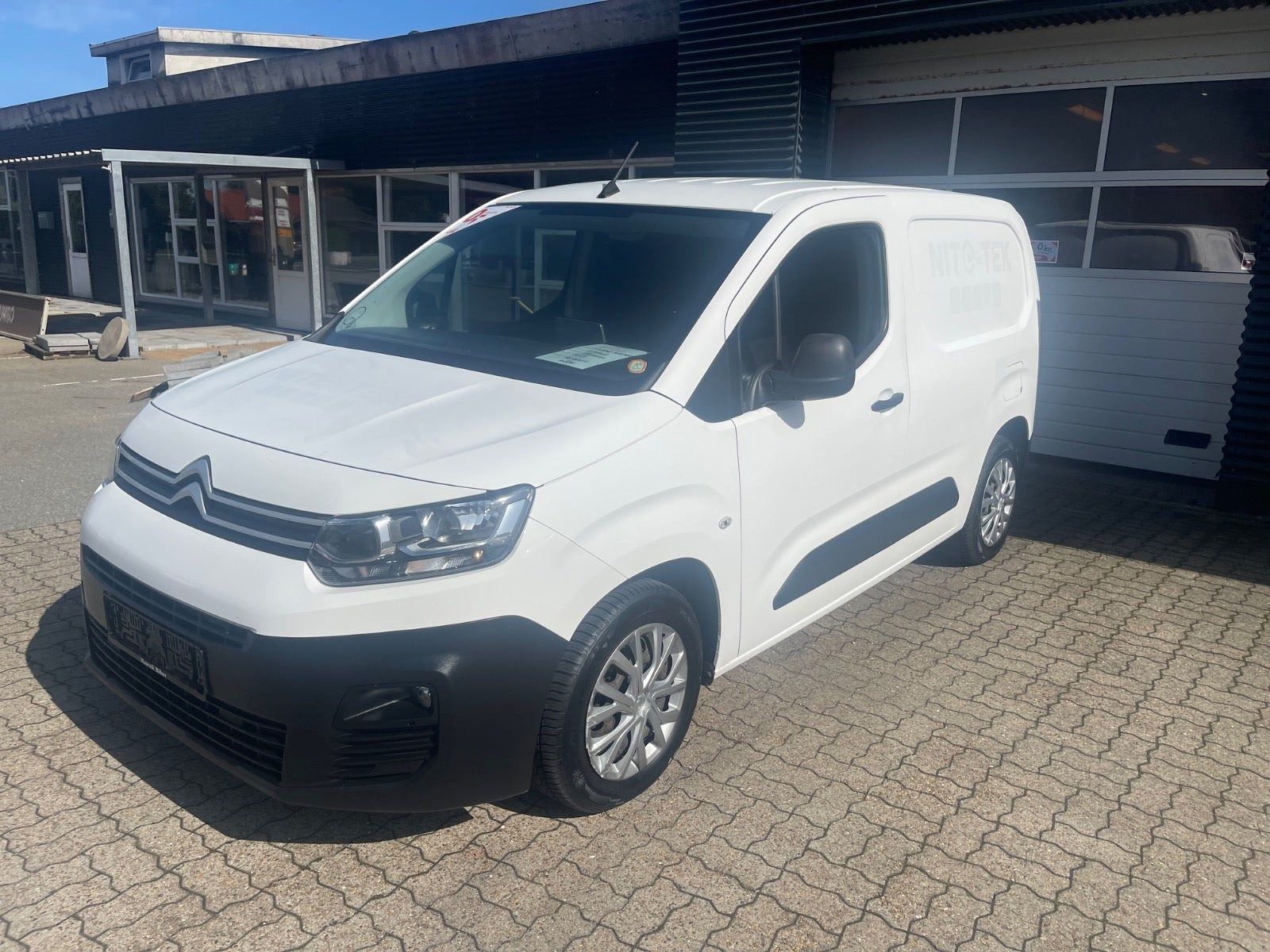 Hvid Citroën Berlingo fra 2019
