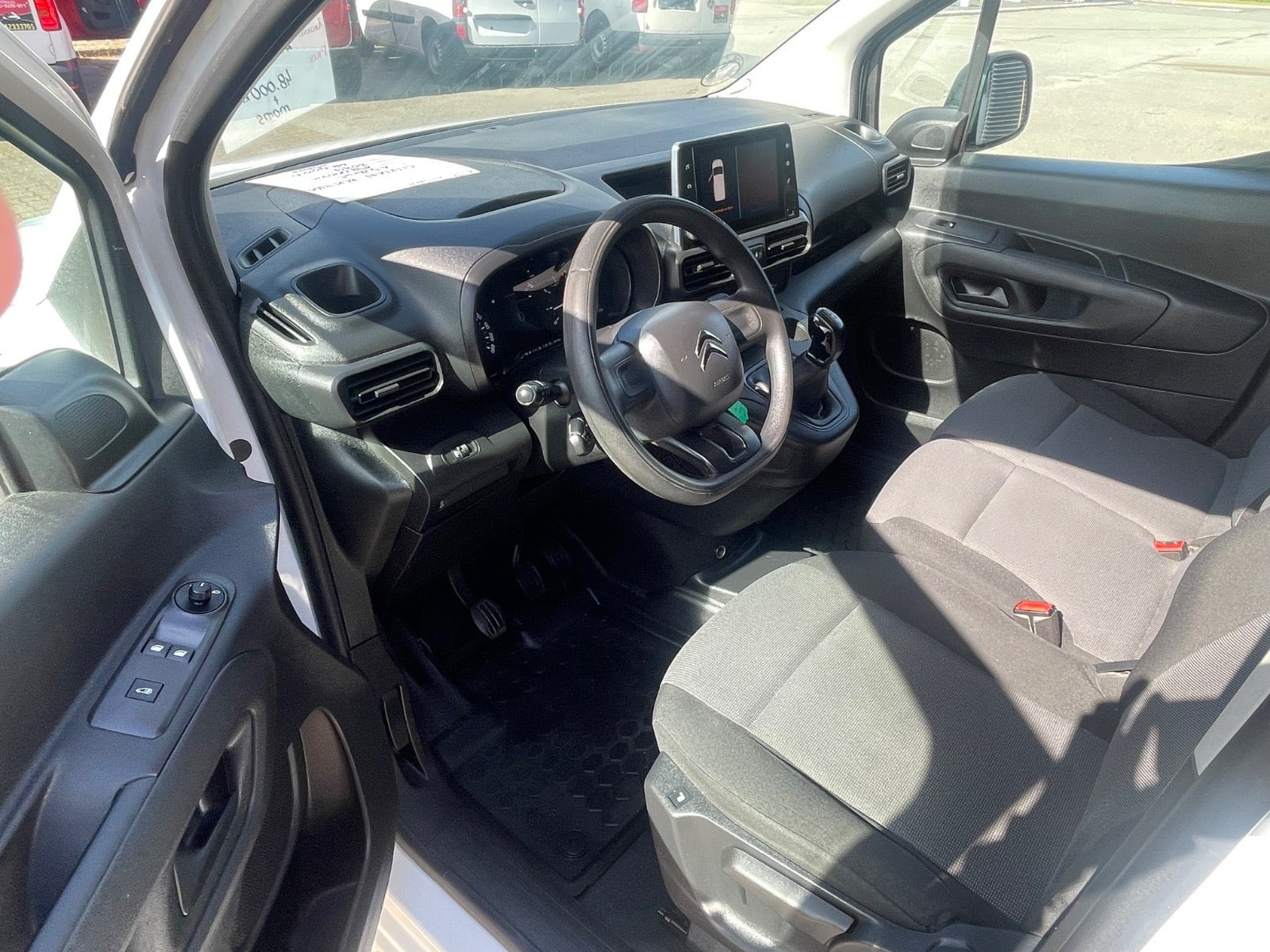 Hvid Citroën Berlingo fra 2019