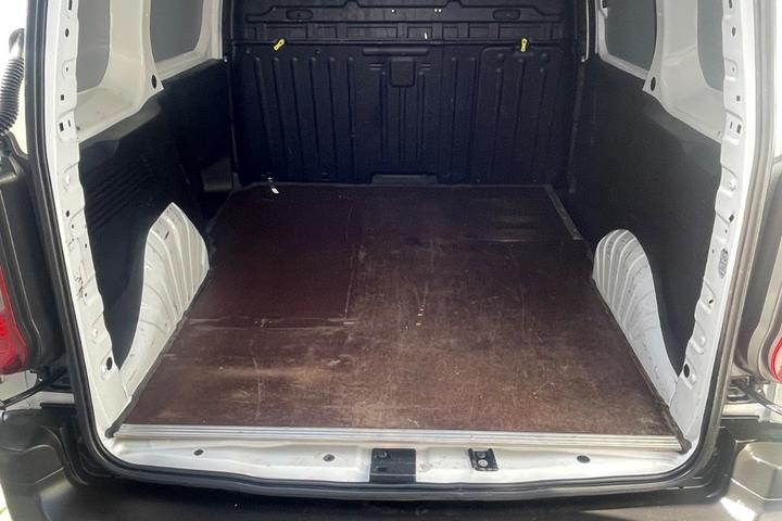 Hvid Citroën Berlingo fra 2019
