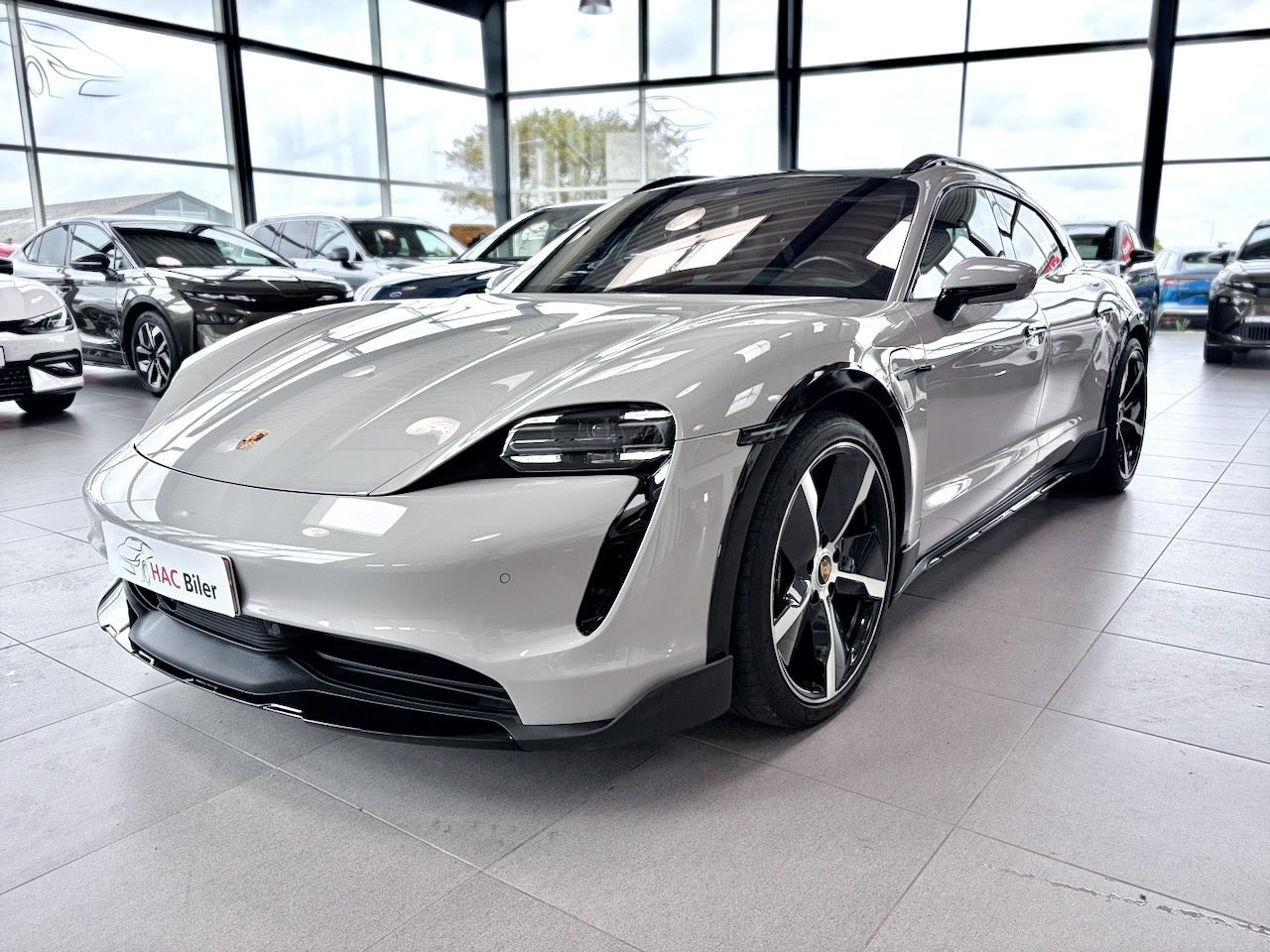 Porsche Taycan 4S Performance+ Cross Turismo