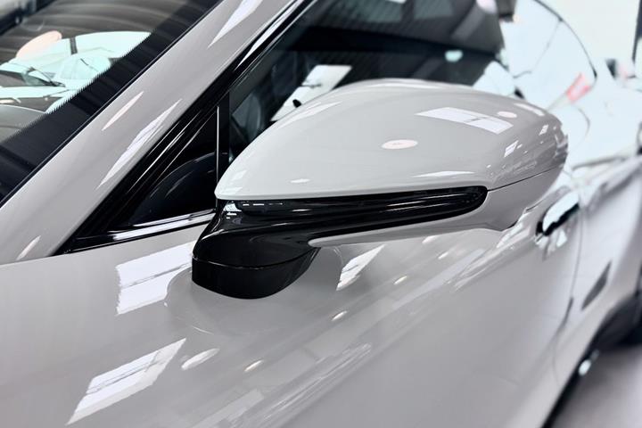Grå Porsche Taycan 4S fra 2023