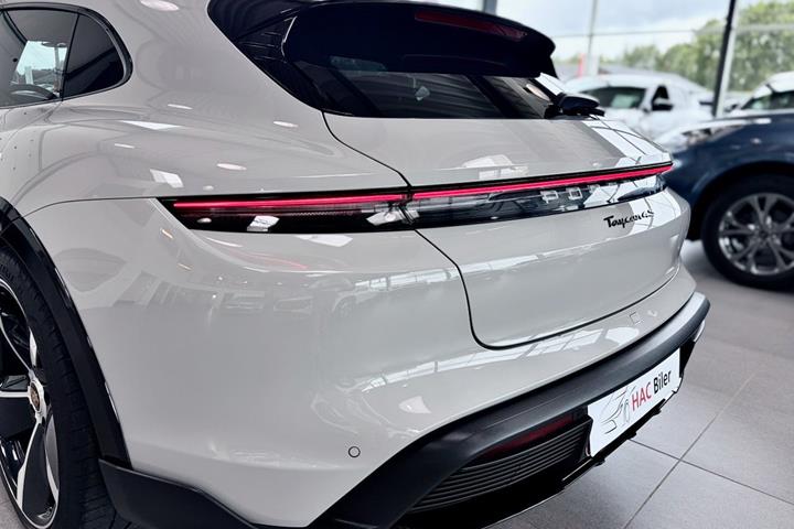 Grå Porsche Taycan 4S fra 2023
