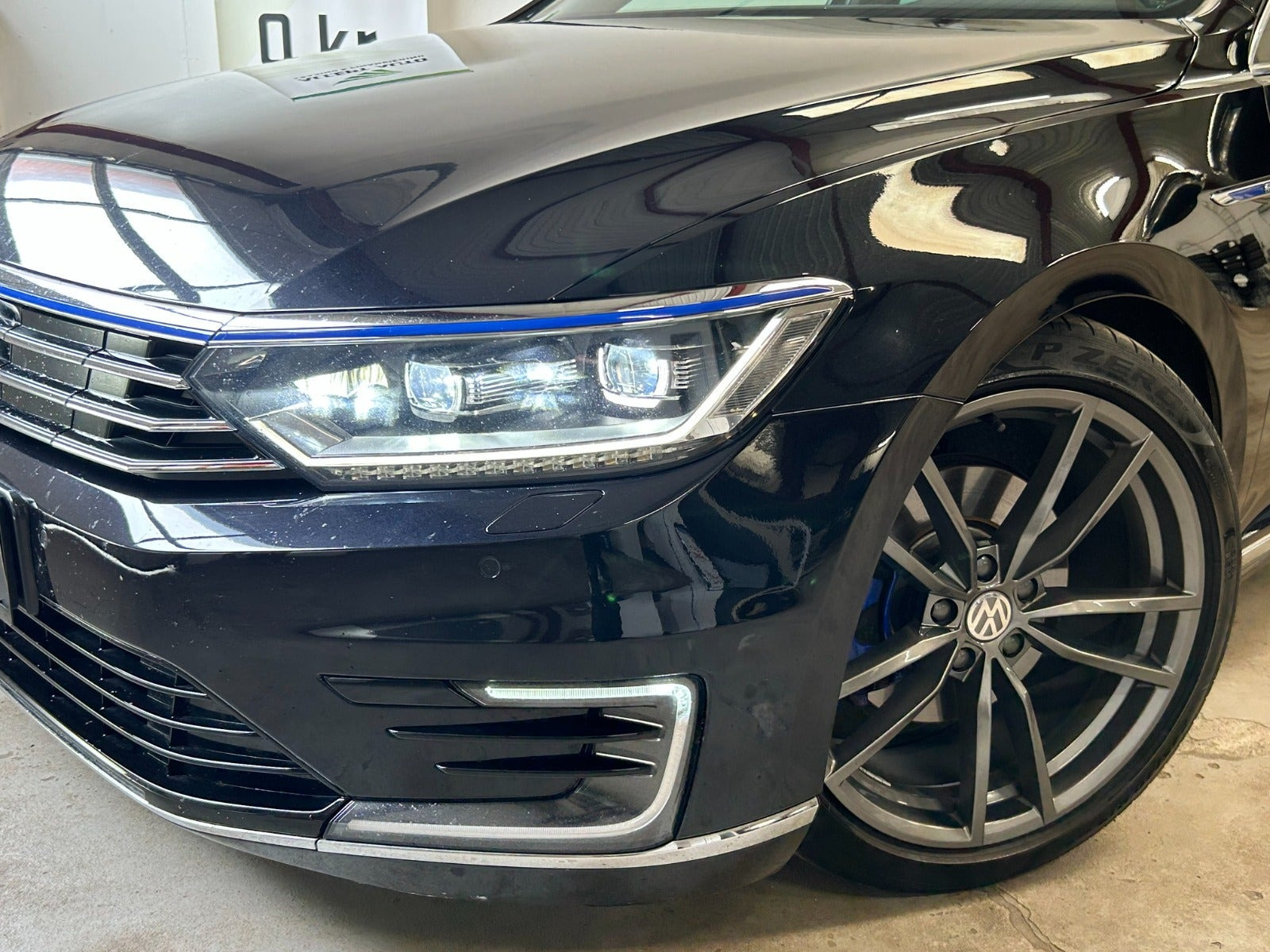 Sort VW Passat fra 2018
