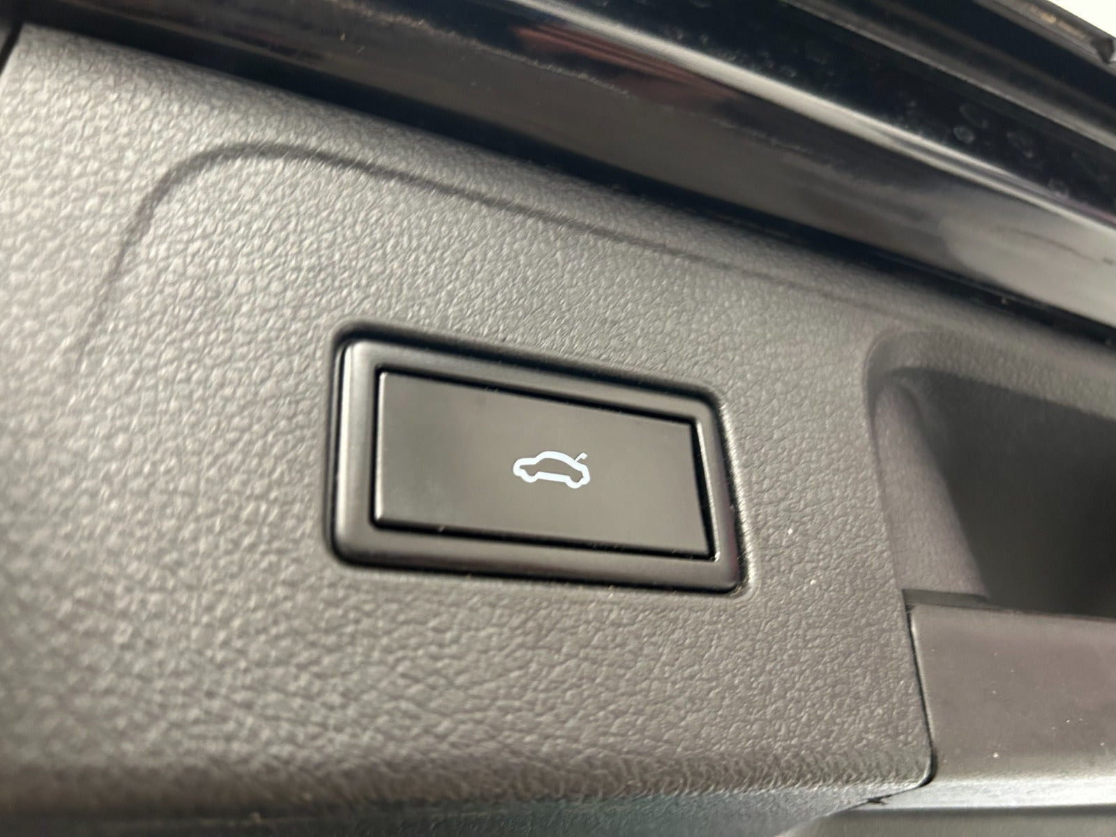 Sort VW Passat fra 2018