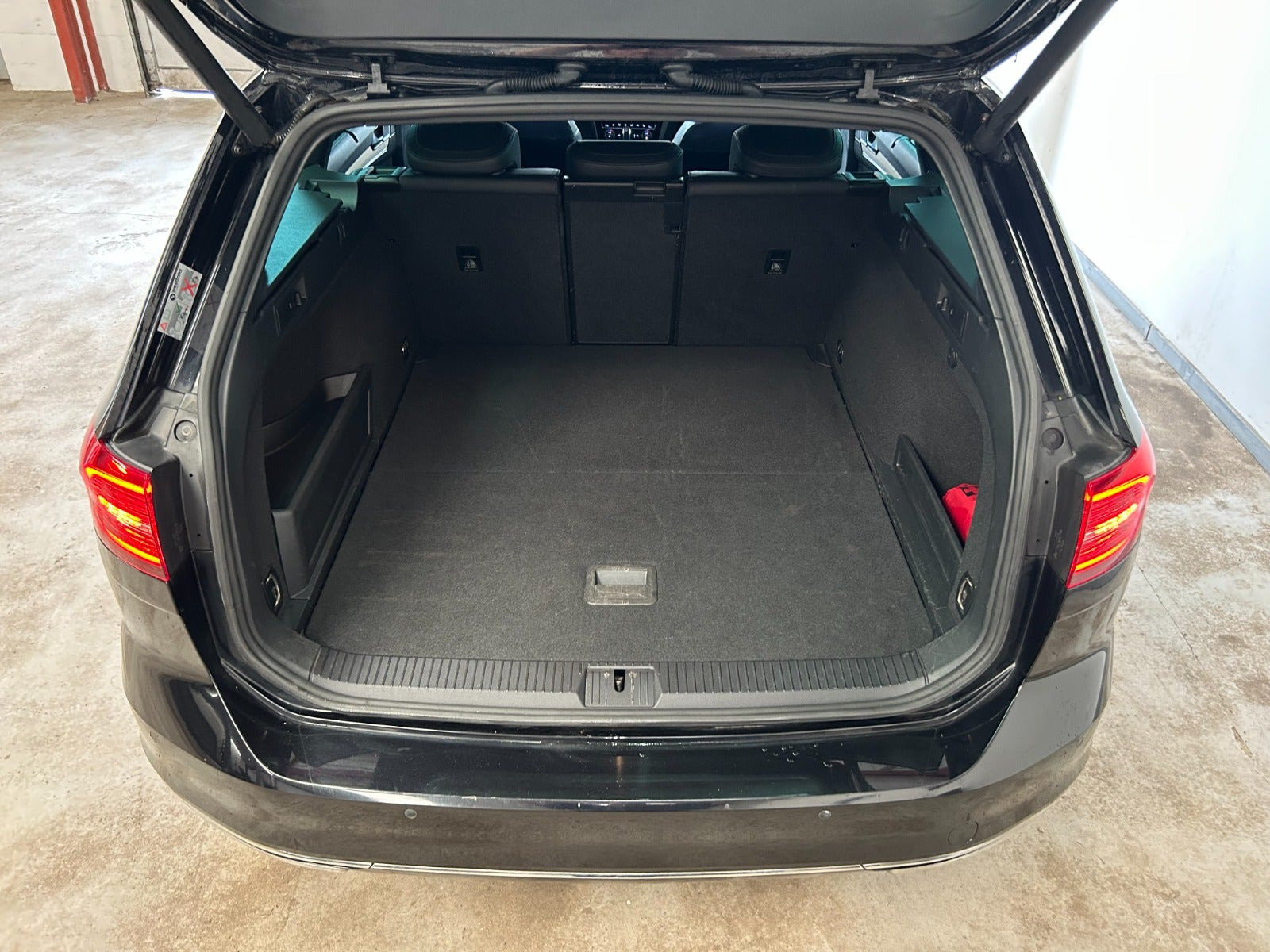 Sort VW Passat fra 2018