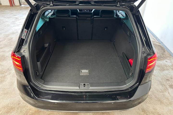 Sort VW Passat fra 2018