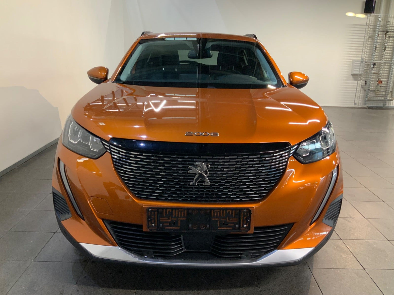 Orange Peugeot 2008 fra 2020