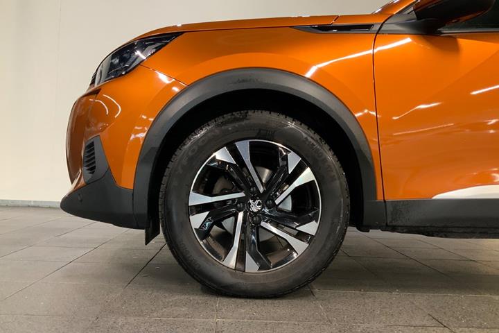 Orange Peugeot 2008 fra 2020