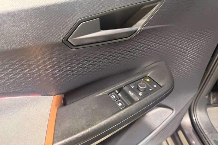 Grå Cupra Born fra 2024