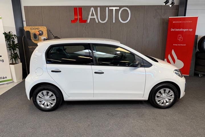Hvid VW E-UP! fra 2023
