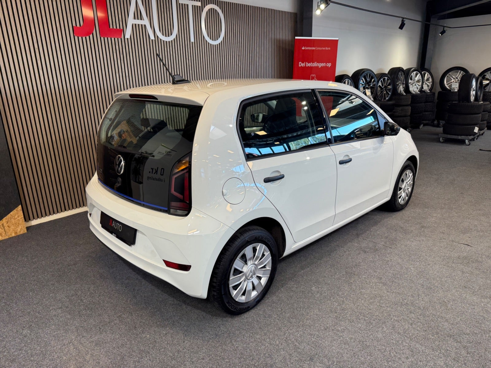 Hvid VW E-UP! fra 2023