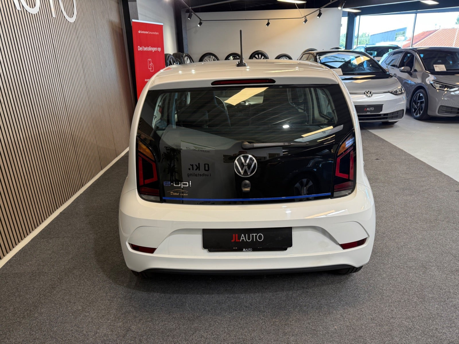 Hvid VW E-UP! fra 2023
