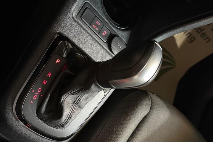 Hvid VW E-UP! fra 2023