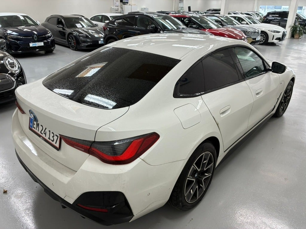 Hvid BMW i4 fra 2025