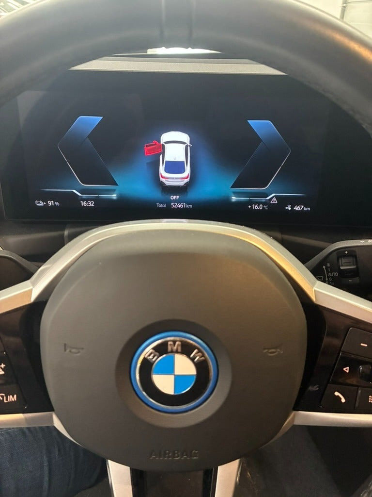 Hvid BMW i4 fra 2025