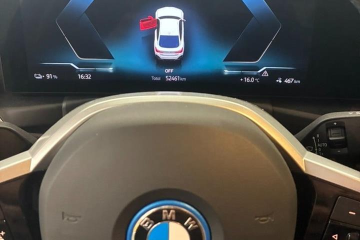 Hvid BMW i4 fra 2025