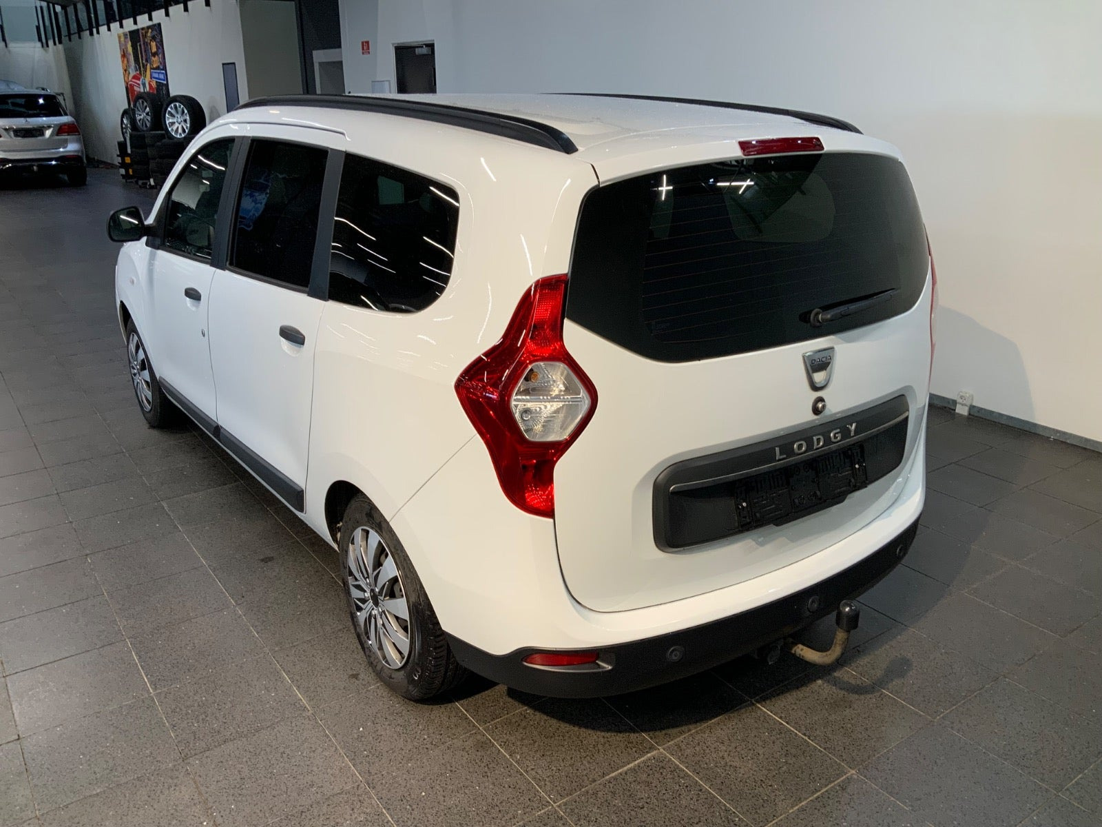 Hvid Dacia Lodgy fra 2017