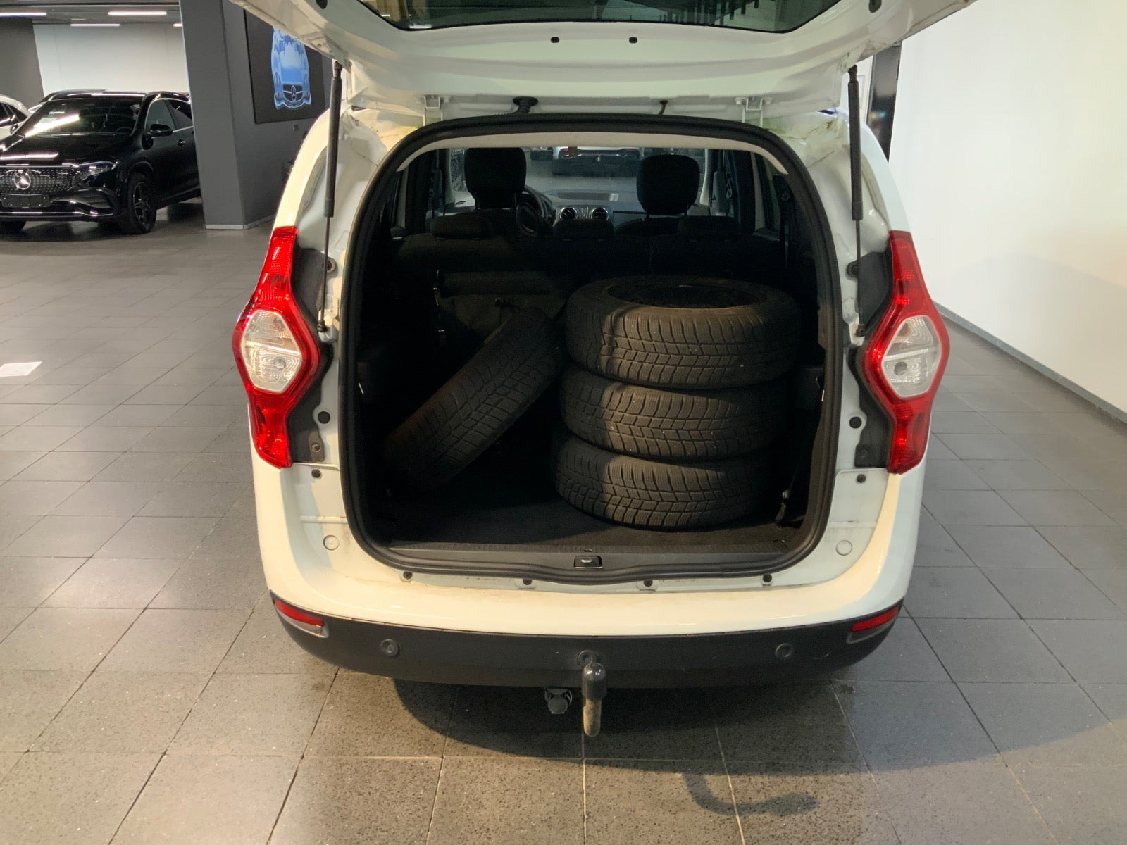 Hvid Dacia Lodgy fra 2017