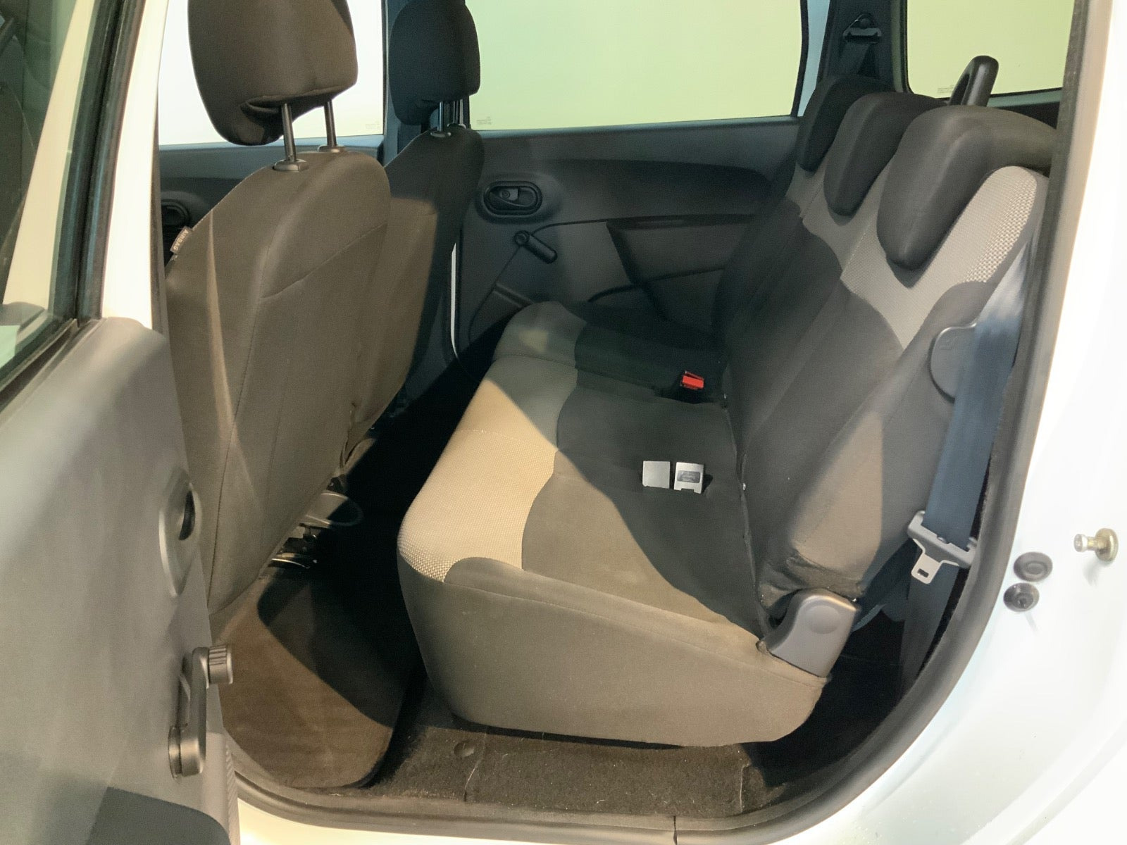 Hvid Dacia Lodgy fra 2017