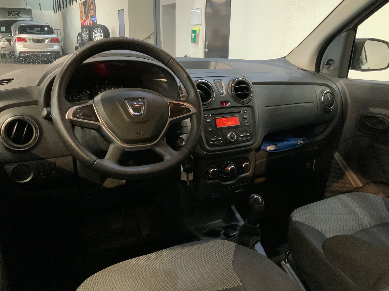 Hvid Dacia Lodgy fra 2017
