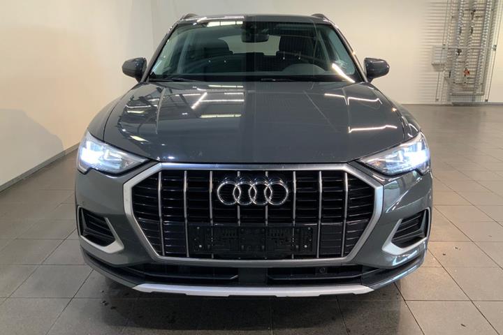Grå Audi Q3 fra 2019