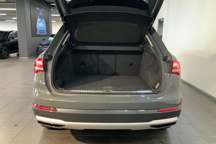 Grå Audi Q3 fra 2019