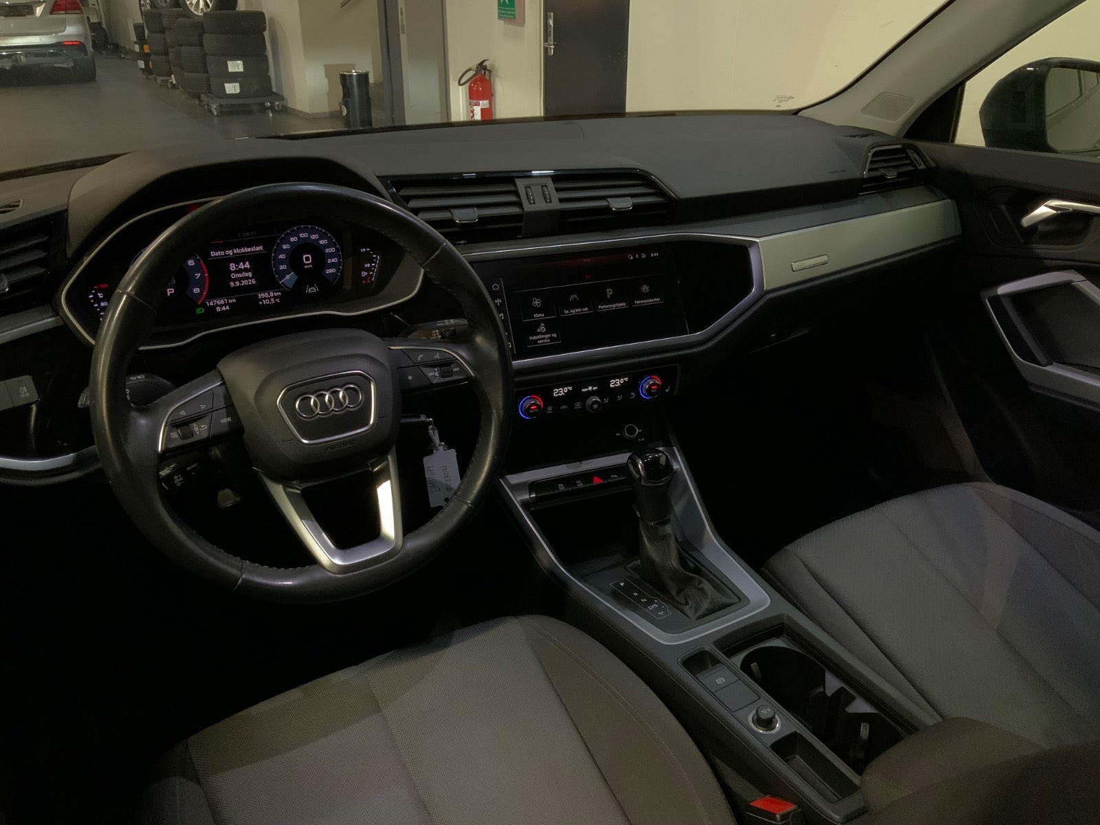 Grå Audi Q3 fra 2019